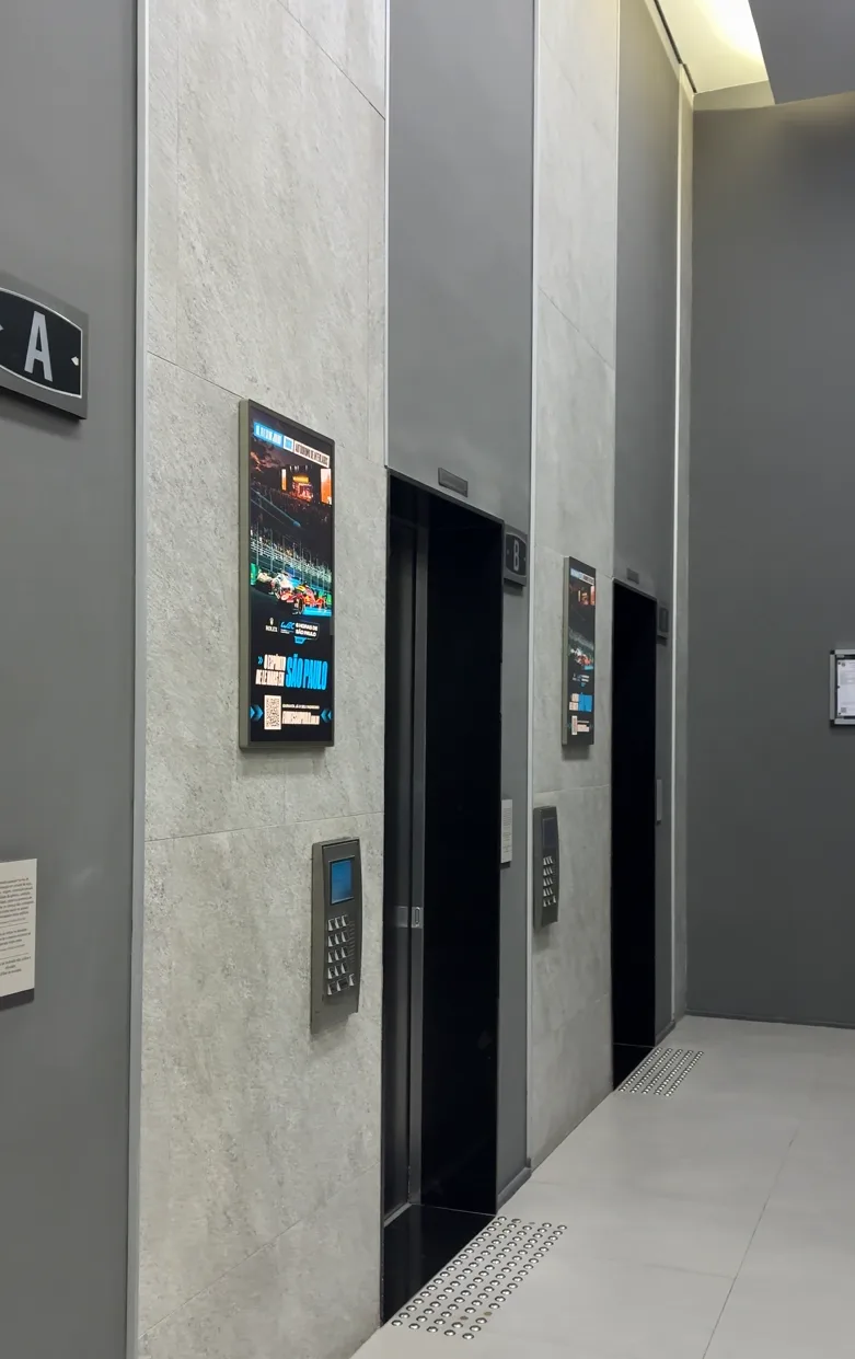 Corredor de acesso aos elevadores