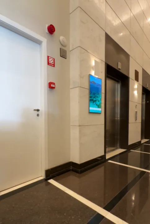 Circulação interna com tela digital